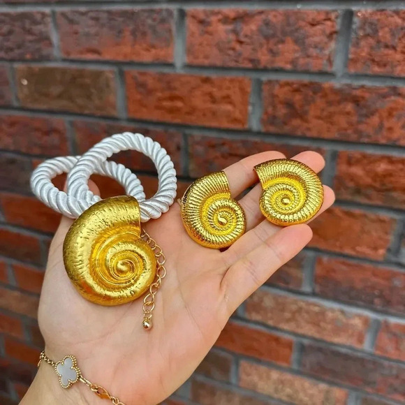 Gold Seashell Necklace And Earrings Set - Picture 8 of 15